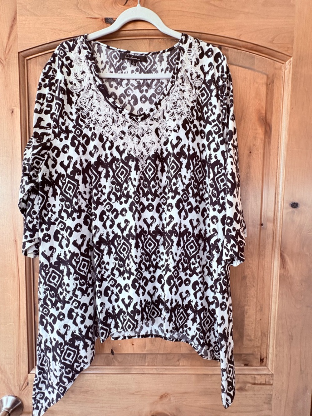Embroidered V-Neck Black & White Printed Tunic Blouse